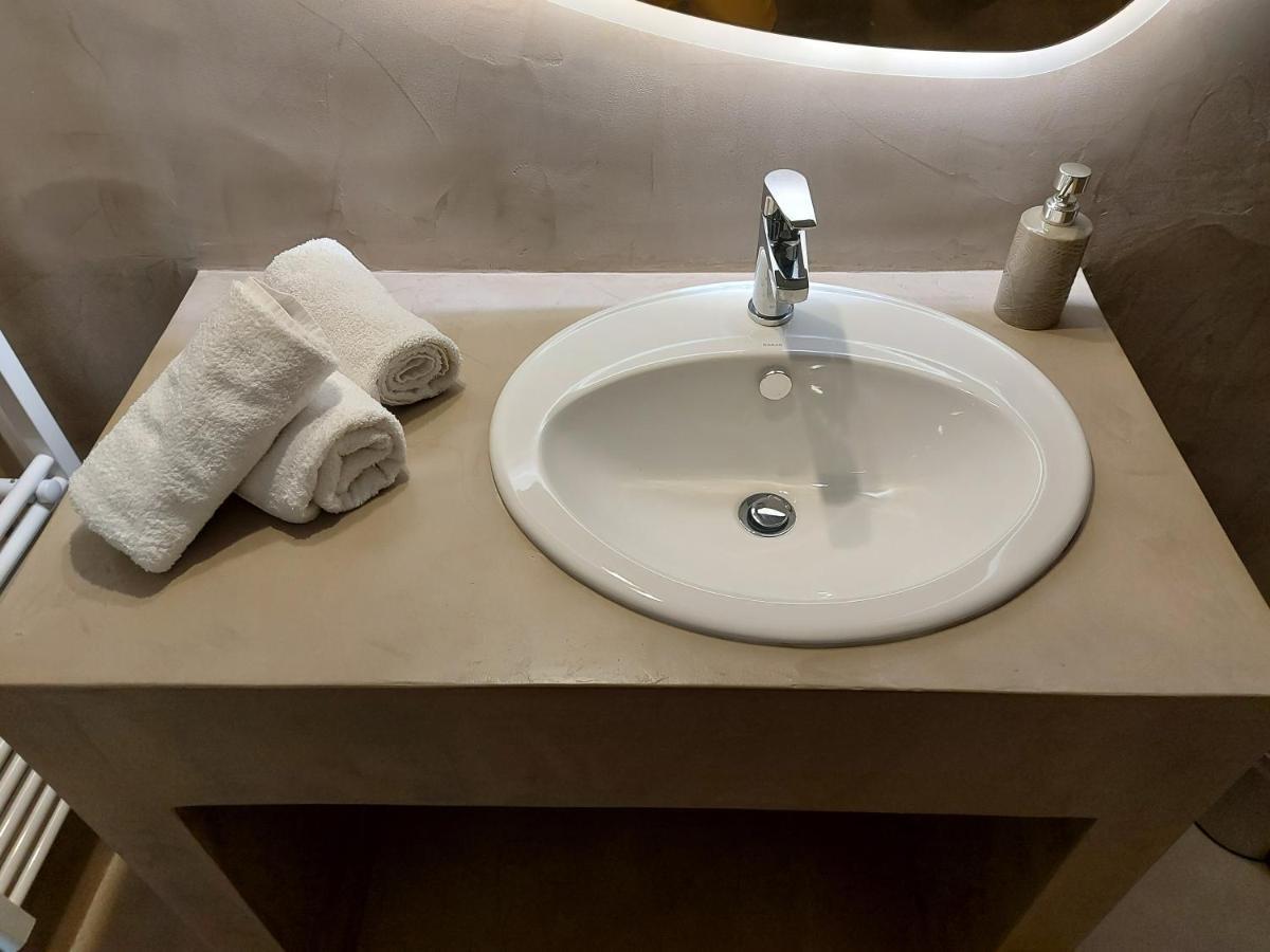 Vasilikis Luxury Loft Apartment อิโออันนินา ภายนอก รูปภาพ